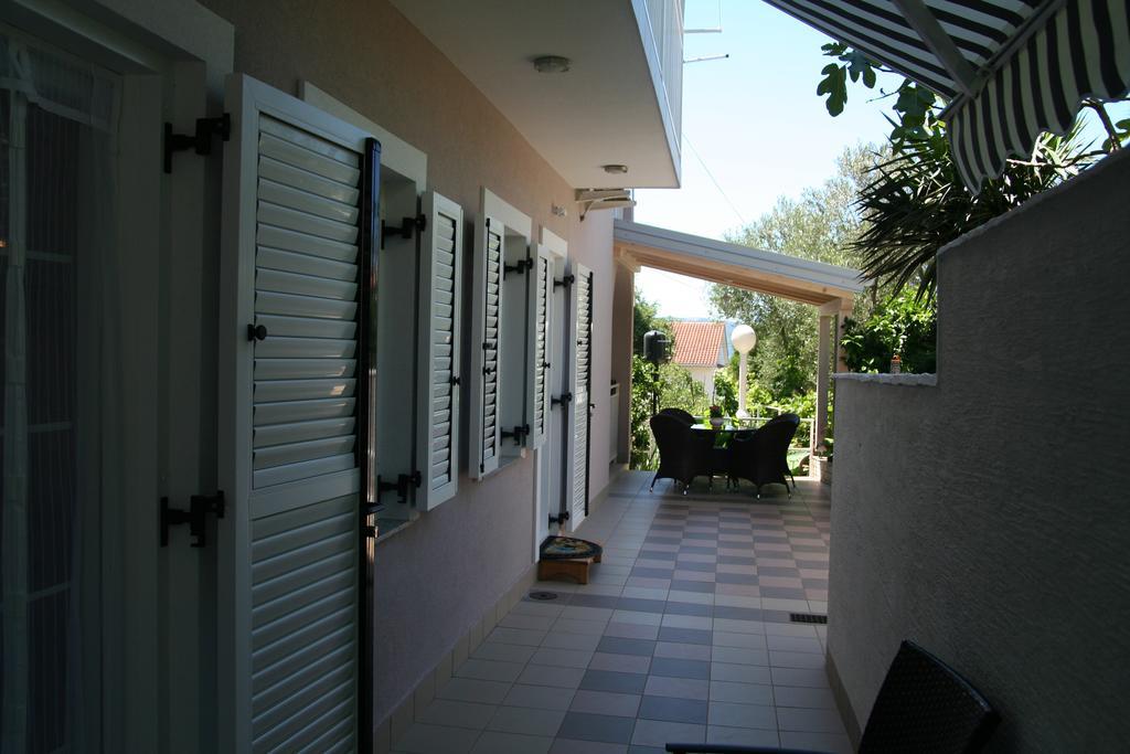 Apartments Soldo Pinezići Exteriör bild